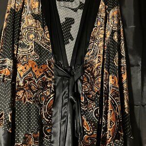 Swaig short kimono style jacket  30"  size M